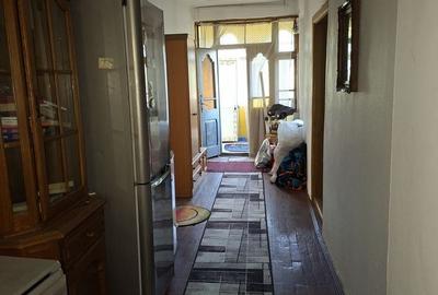 Casă cu 3 camere în Bujor
