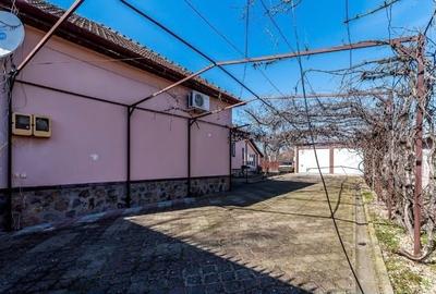 Casă cu 4 camere în Vladimirescu