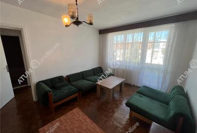 Apartament cu 3 camere semidecomandat, mobilat în Central