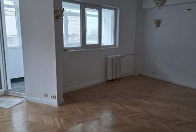 Apartament cu 5 camere decomandat în P-ța Rosetti - 3