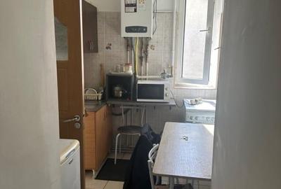 Garsonieră semidecomandată, mobilată în Universitate