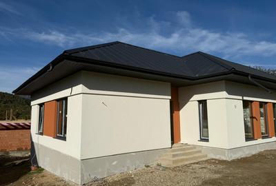 Casă individuală cu 4 camere cu Canalizare în Tăuții de Sus - 3