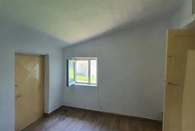 Casă cu 3 camere cu Teren 618 Mp în Răcari