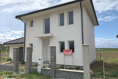 Casă cu 4 camere în Exterior Vest - 3