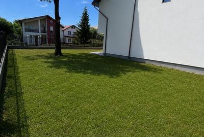 Casă cu 9 camere cu Teren 660 Mp în Domnești - 1