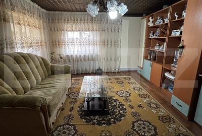 Casă individuală cu 5 camere cu Garaj în Bariera Vâlcii