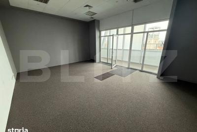 Spațiu comercial, de 50 mp, în Central - 3