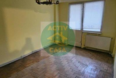 Apartament cu 4 camere în Central - 1