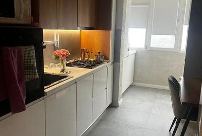 Apartament cu 3 camere decomandat în Apărătorii Patriei - 1