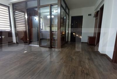 Apartament cu 3 camere decomandat, mobilat în Europa