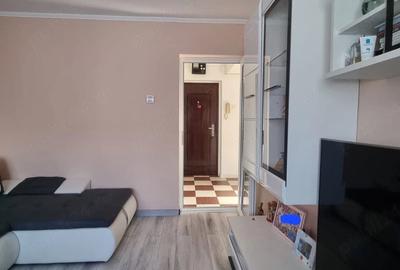 Apartament cu 3 camere decomandat în Tomis Nord