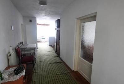 Casă individuală cu 3 camere cu Canalizare în Central - 8