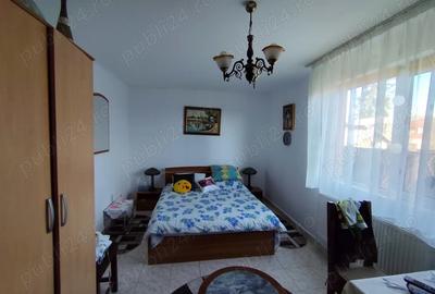 Casă cu 6 camere cu Teren 375 Mp în Central