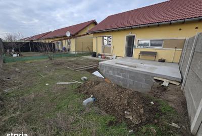 Casă cu 3 camere cu Teren 250 Mp în Moșnița Nouă