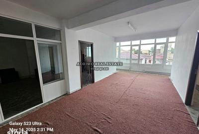 Spațiu comercial, de 130 mp, în Casa de Cultură - 11