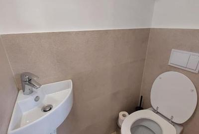Casă cu 2 camere cu Canalizare în P-ța Universității - 14