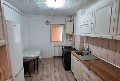 Apartament cu 3 camere decomandat în Vitrometan - 2