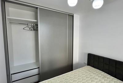 Apartament cu 2 camere semidecomandat, mobilat în Tractorul - 15
