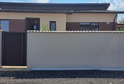 Casă cu 4 camere în Domnești - 1