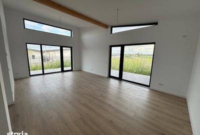 Casă cu 3 camere cu Teren 607 Mp în Berceni