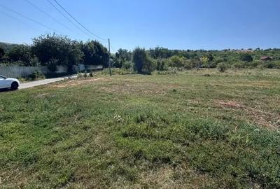 Teren de 1100 mp, în Comșești