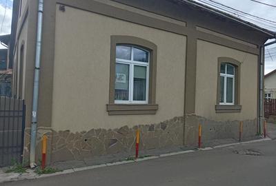 Casă cu 4 camere în Central - 6