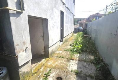 Casă cu 4 camere cu Teren 309 Mp în Solidarității - 3