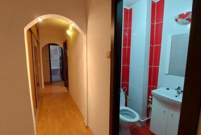 Apartament cu 3 camere decomandat în Siderurgiștilor - 2