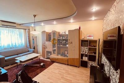 Apartament cu 3 camere decomandat, mobilat în Apusului