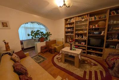 Apartament cu 3 camere semidecomandat în Central - 6
