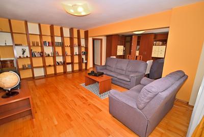 Apartament cu 4 camere semidecomandat în Aviației