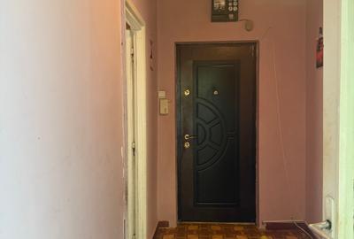 Apartament cu 3 camere semidecomandat în Girocului - 2