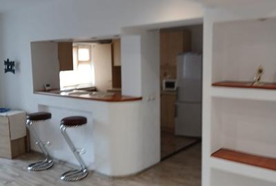 Apartament cu 3 camere decomandat în Central - 1