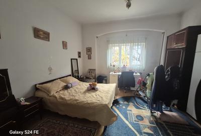 Casă cu 4 camere cu Teren 550 Mp în Ultracentral