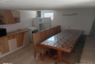Casă cu 4 camere cu Teren 2000 Mp în Central - 2