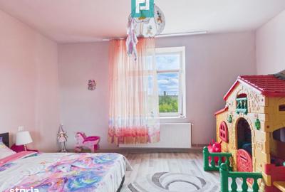 Casă cu 3 camere cu Teren 1500 Mp în Central