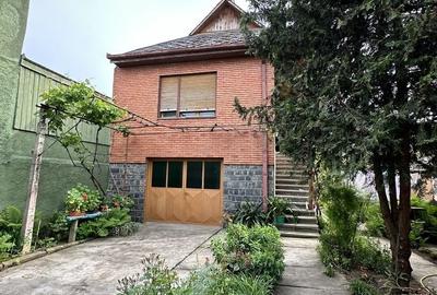 Casă cu 4 camere cu Teren 930 Mp în Central