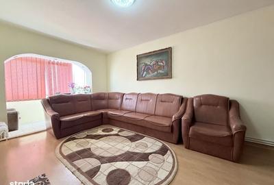 Apartament cu 3 camere decomandat în Anda