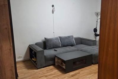 Apartament cu 2 camere decomandat în Titan