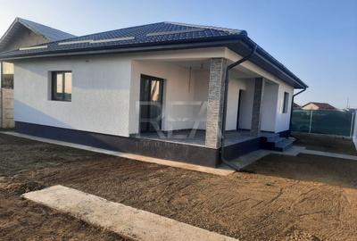 Casă individuală cu 3 camere cu Teren 350 Mp în Domnești - 1