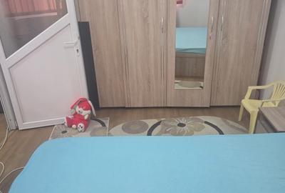 Apartament cu 2 camere semidecomandat în Uiești