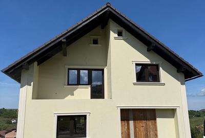 Casă cu 4 camere în Slimnic - 14