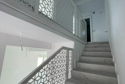Duplex cu 4 camere cu Canalizare în Central - 13