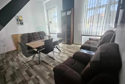 Apartament cu 3 camere semidecomandat în Central - 3
