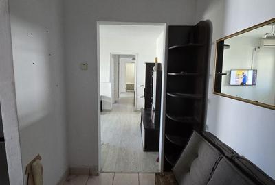 Apartament cu 4 camere semidecomandat în Central