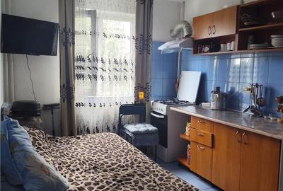 Garsonieră în Vest - 1