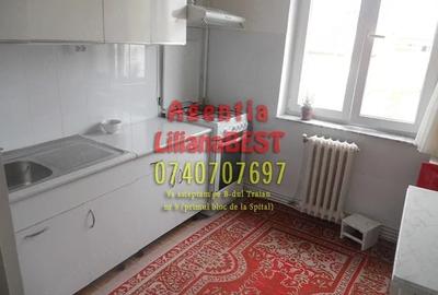 Apartament cu 4 camere decomandat în Central