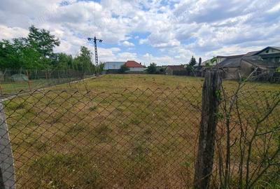Teren de 1500 mp, în Poiana Lacului - 1