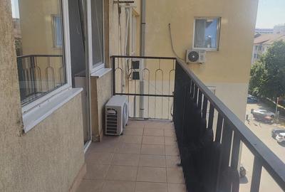 Apartament cu 3 camere decomandat în Iosia
