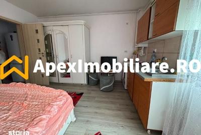 Garsonieră în Titan